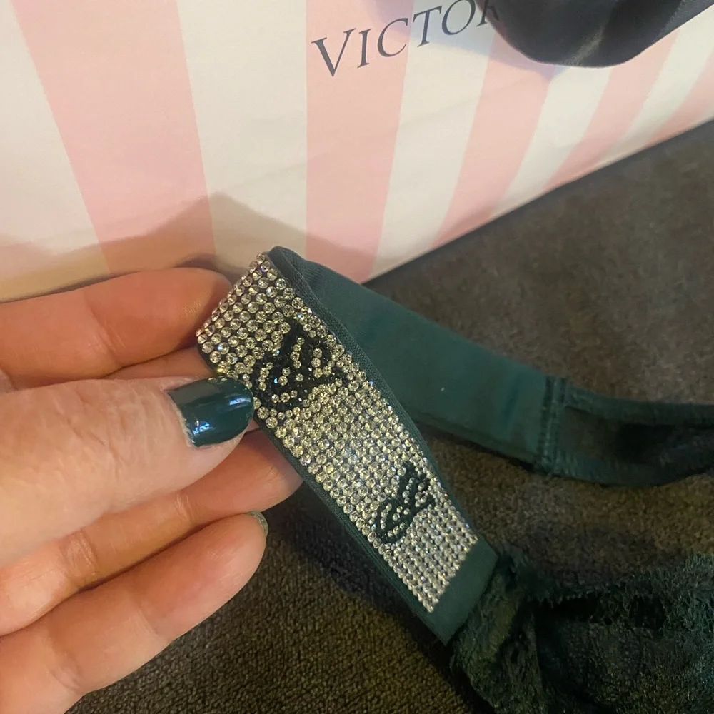 Victoria's Secret Green Lace Bra and Lave Thong Set Size 36c and Medium - Picture 10 of 12